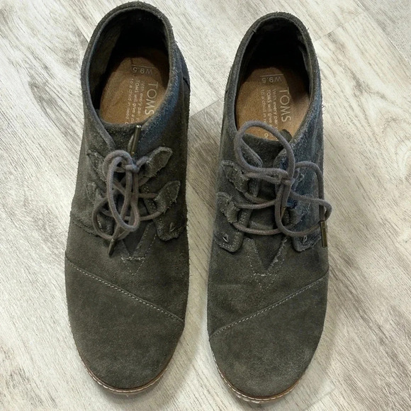 Women’s Tom’s Suede Desert Wedge Laceup Booties in Dark Mossy Green Size 9.5W - Picture 3 of 6